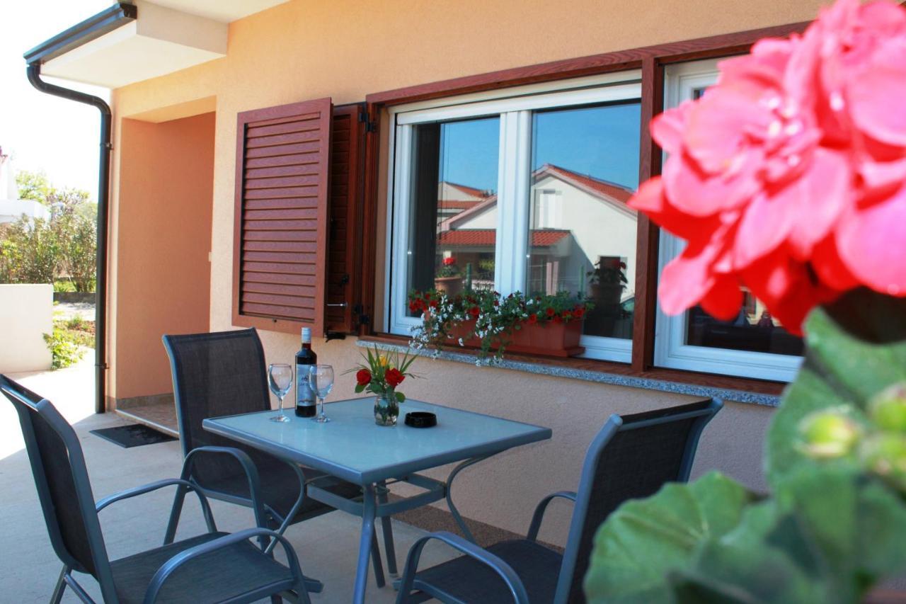 Studio Apartment Nin Exterior foto